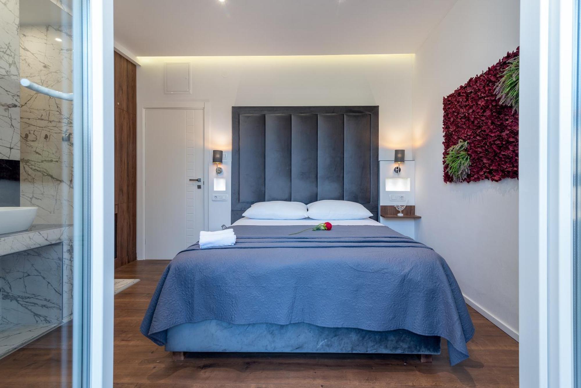 Antares Luxury 1 Gjestgiverier Split
