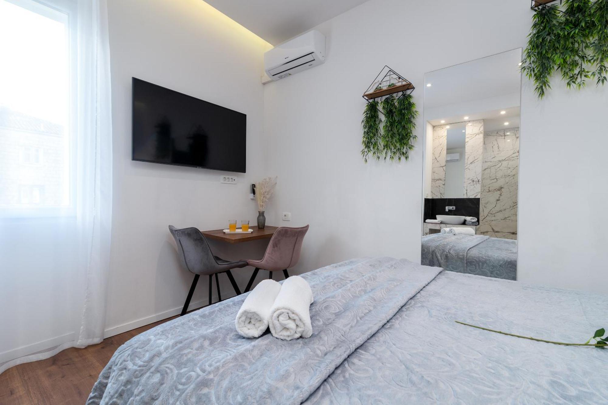 Antares Luxury 1 Gjestgiverier Split